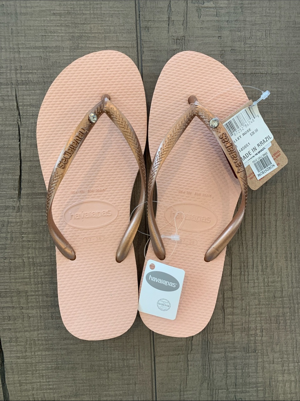 NWT—-Havaianas Women’s Ballet Rose (Light Pink) Sandals with Bronze Straps